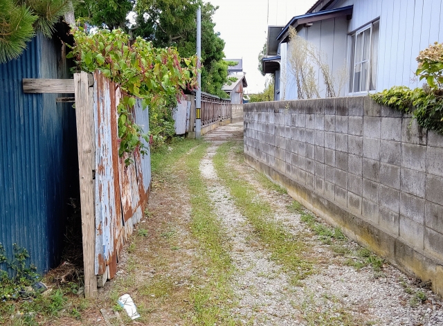 【悲報】隣家にブロック塀壊されたんだけど。。