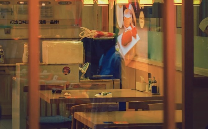 【画像】女子が日中１人で外食出来ない理由、お前らのせいだった・・・