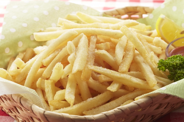 お前ら「また値上げか…ポテトM(350円)１つで…」ワイ「50円のポテトうめぇw」お前ら「？！」