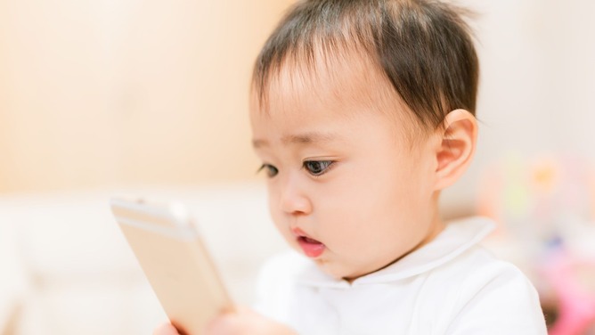 ワイ、2万円の格安スマホから10万円のiPhoneに変えた結果