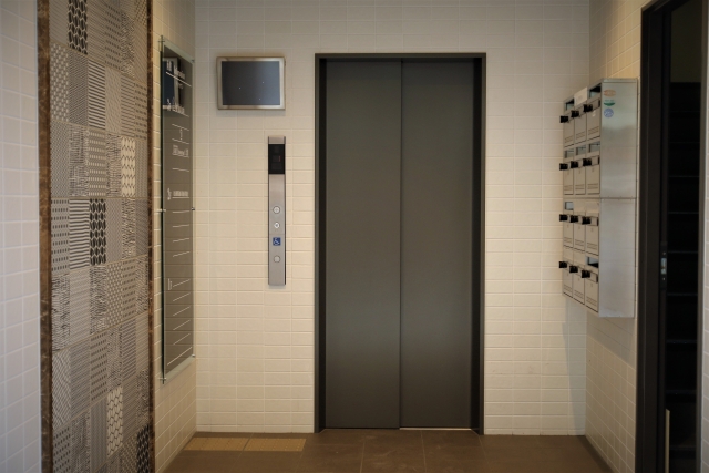 うちのマンションのクソエレベーターがクソすぎて毎日ストレス溜まる