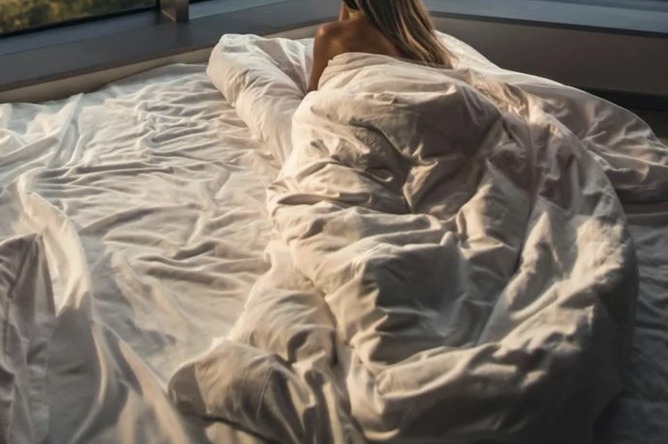 【画像】ビジホ「夜食ラーメンとか無料アイス置いたら客が釣れるやろなぁｗ」