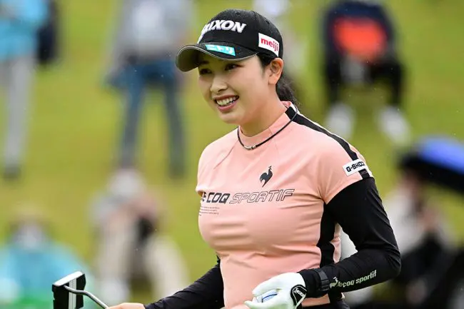 【悲報】人気美女プロゴルファー小祝さくら、極秘結婚していた