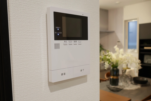 【悲報】ぼく（45）ピンポン鳴って玄関出たら、おうちの人います？って言われた😡💢