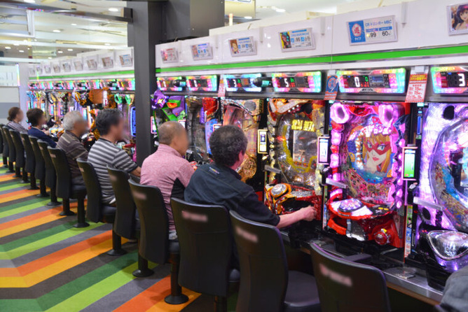 【画像】令和のパチ屋、ありえないレベルでルールが厳しい