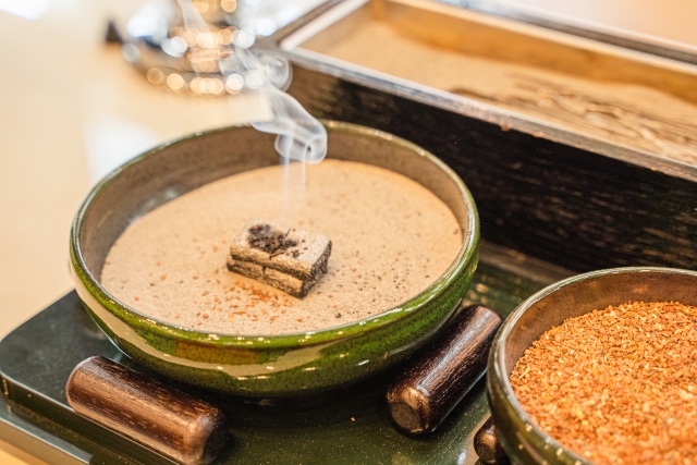 初お通夜俺(35)「噂に聞いてたお焼香だ…見様見真似でやってみっか…」