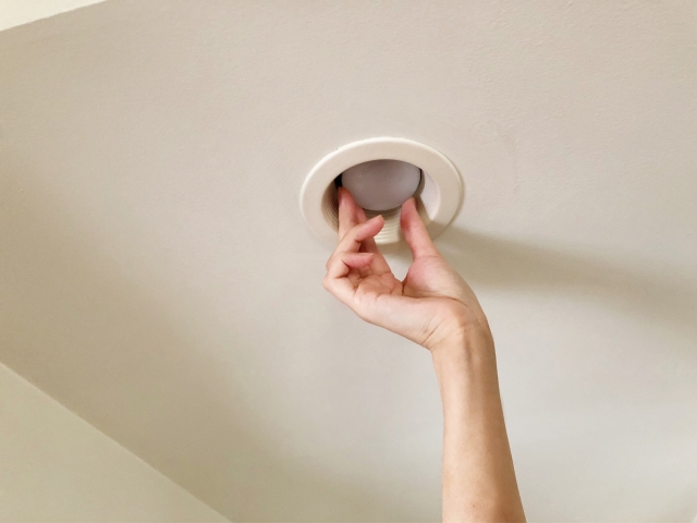 【画像】家の照明がこのタイプの奴ヤバイぞｗｗｗｗｗｗｗｗｗｗｗ