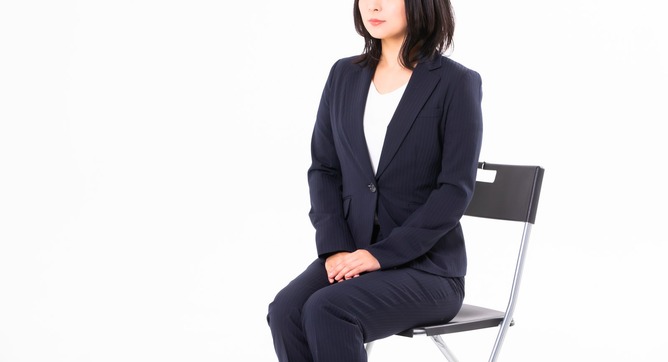 【悲報】新入社員さん、始業時間の30分前に出社して終了