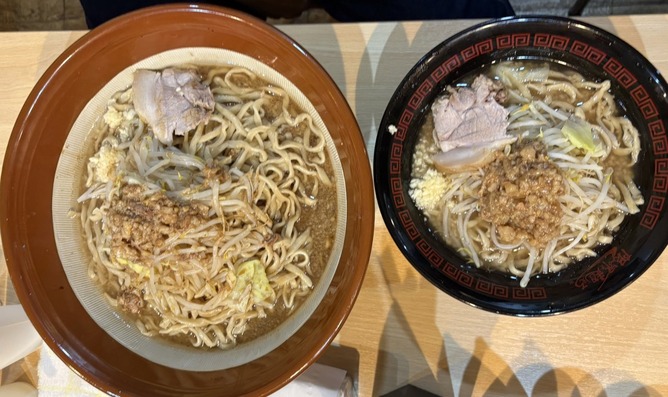 【画像】ラーメン1kgを10分31秒で完食した男ｗｗｗｗｗｗｗｗｗｗｗｗｗｗｗｗｗｗ