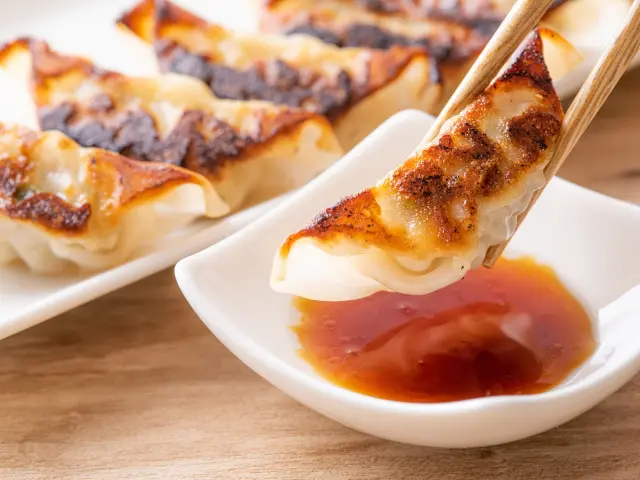 【画像】餃子焼けたやでｗｗｗｗｗｗｗｗｗｗｗ