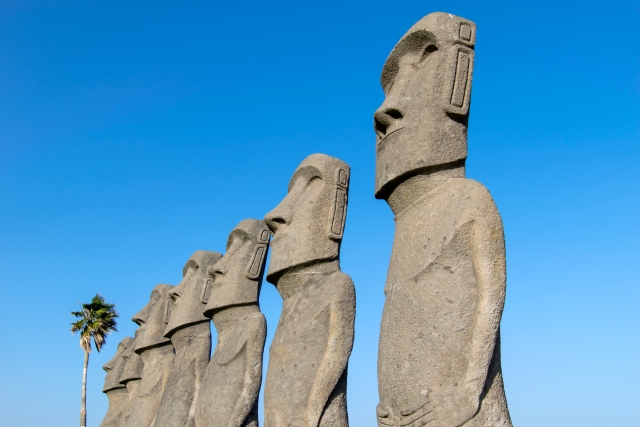 モアイ像の謎とか考えると怖くなるんだけどわかる？