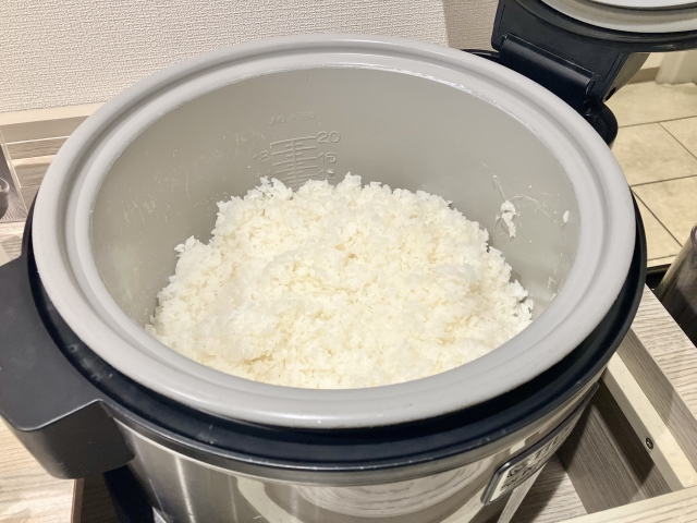 【閲覧注意】夜食食べに来たｗｗｗｗｗｗ